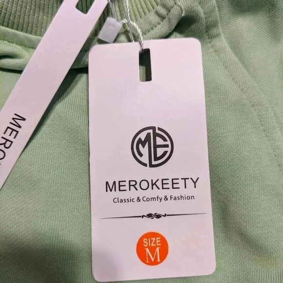 MEROKEETY Women Oversized Batwing Sleeve Lounge Sets Sweatshirt and Shorts Sz. M - Picture 9 of 10